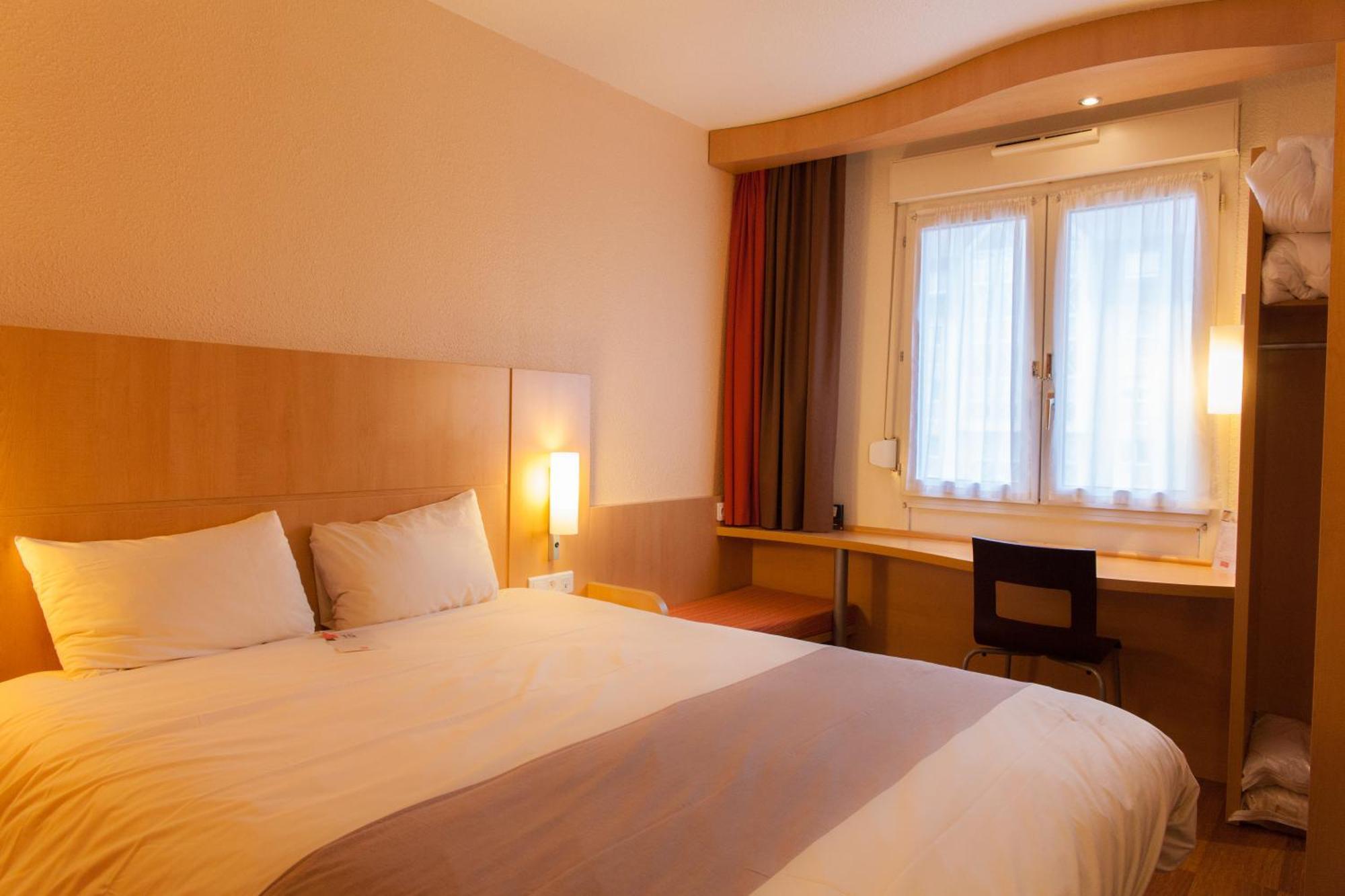 Ibis Alencon Hotel Exterior foto