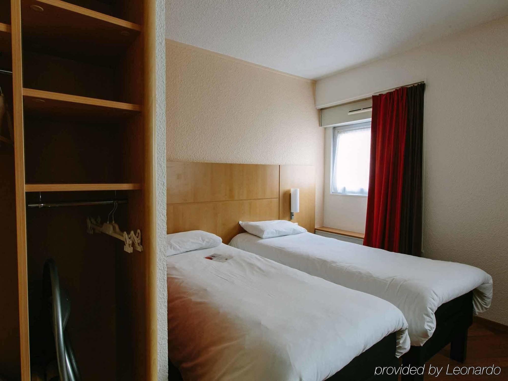 Ibis Alencon Hotel Exterior foto